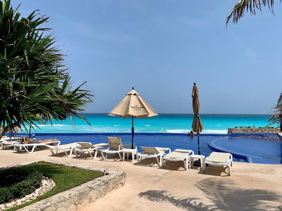 *Turquoise Escape- Beachfront Studio By Casa Paraiso* Cancún Exterior foto